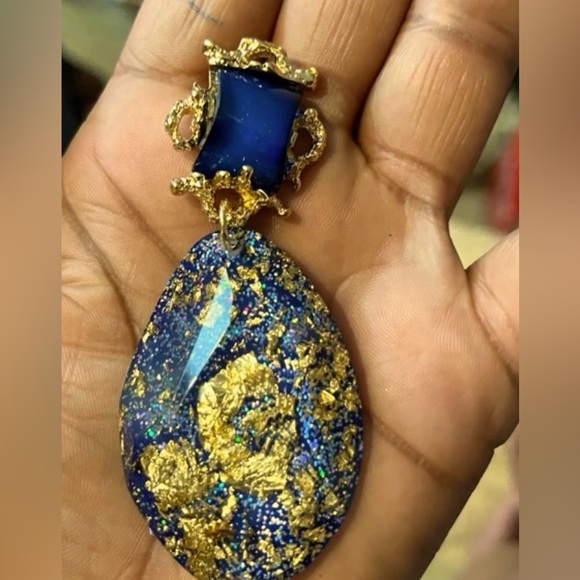 Vintage Elegant Resin Ellipse Earrings In Dark Blue Tone - Picture 7 of 7